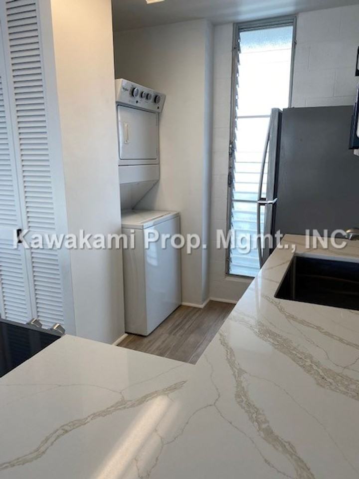 1128 Ala Napunani St #1408 - Photo 6 of 12