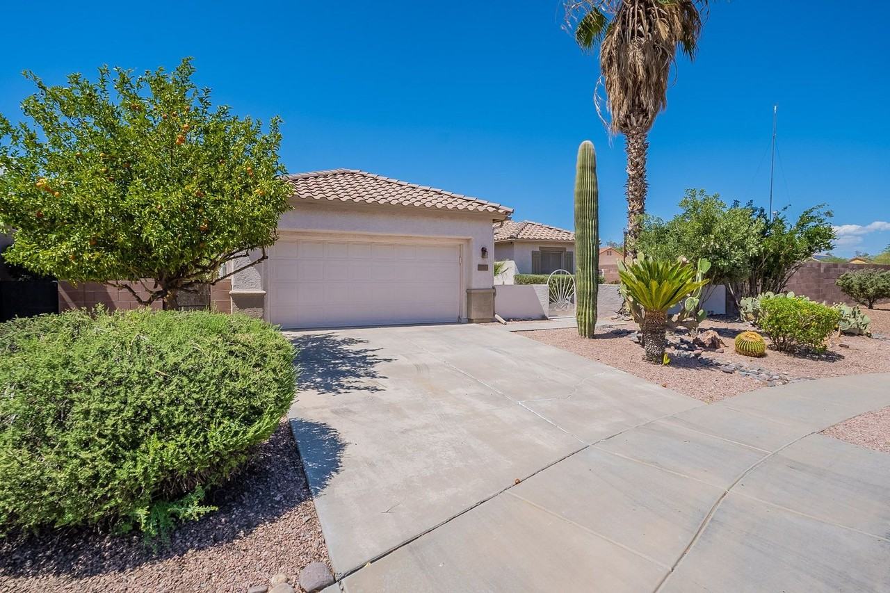 7602 W Starry Night Ln - Photo 2 of 44