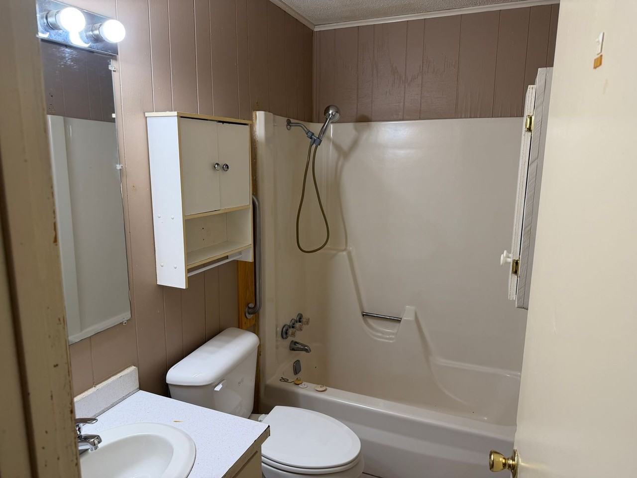 1420 Hardy St - Photo 6 of 7