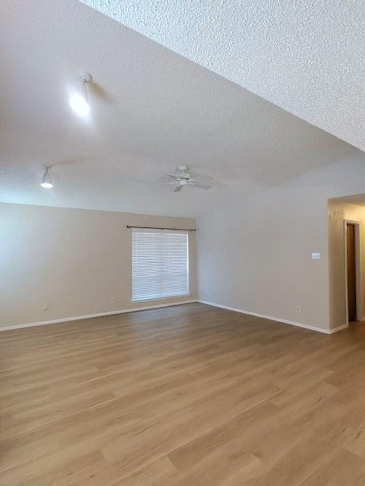 2317 Garden Park Ct - Photo 3 of 13