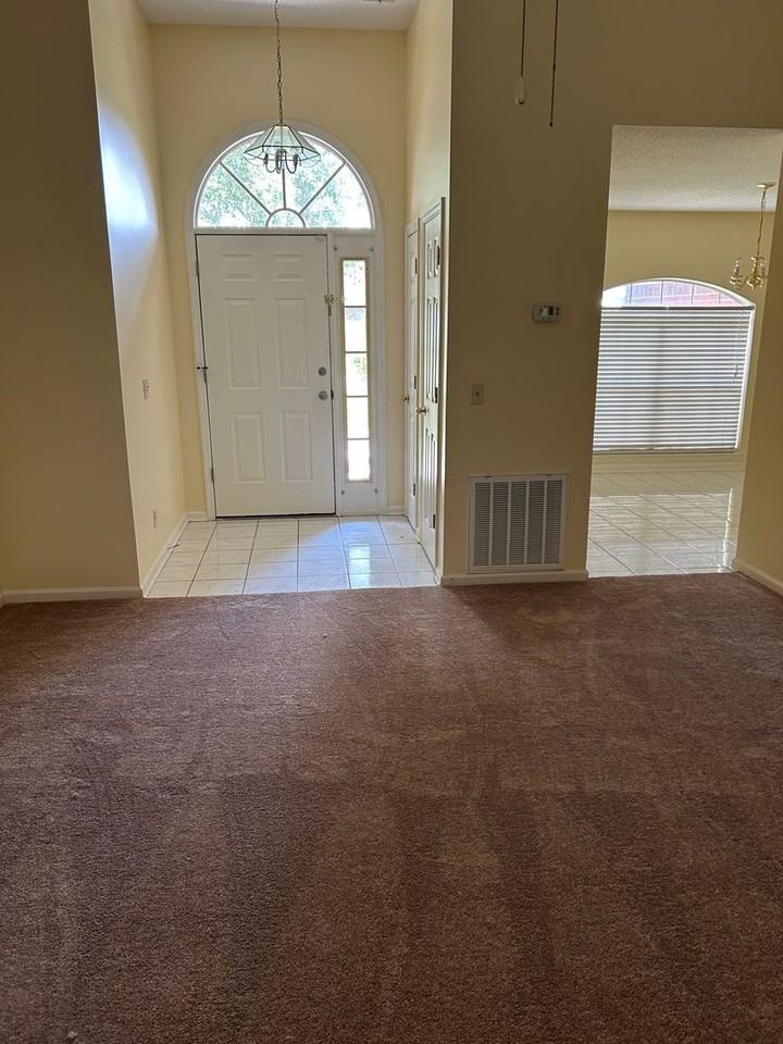 126 Dukes Way - Photo 2 of 31