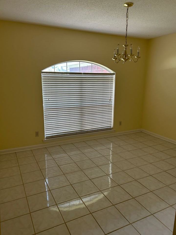 126 Dukes Way - Photo 4 of 31