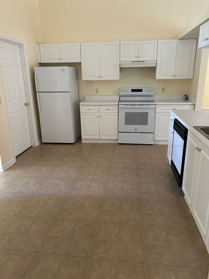 126 Dukes Way - Photo 5 of 31