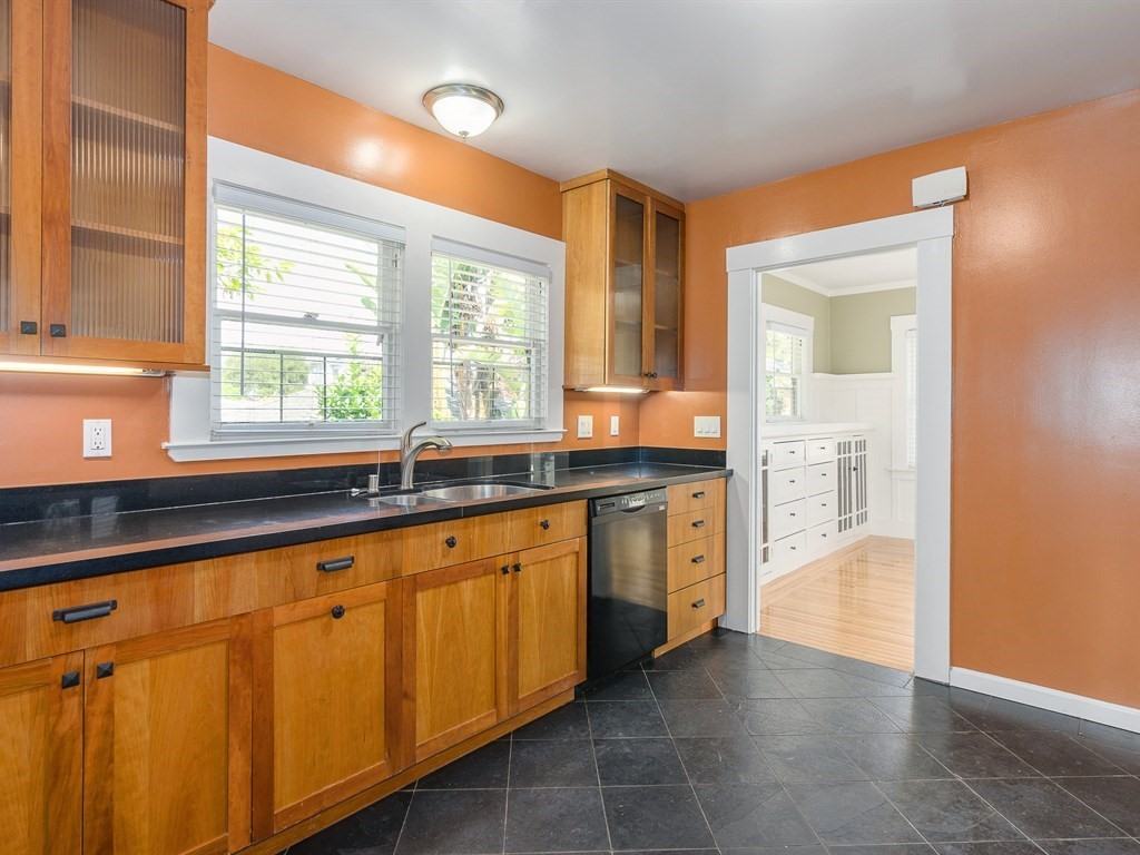 517 Butte St - Photo 6 of 19
