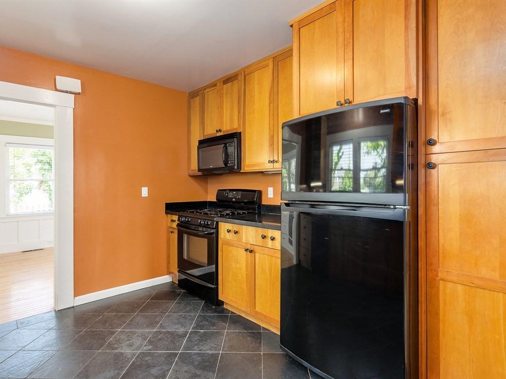 517 Butte St - Photo 7 of 19