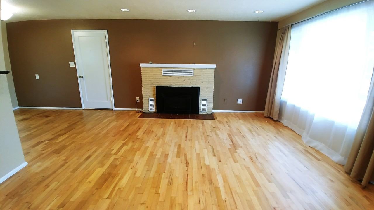 6858 N 11th St - Photo 2 of 18