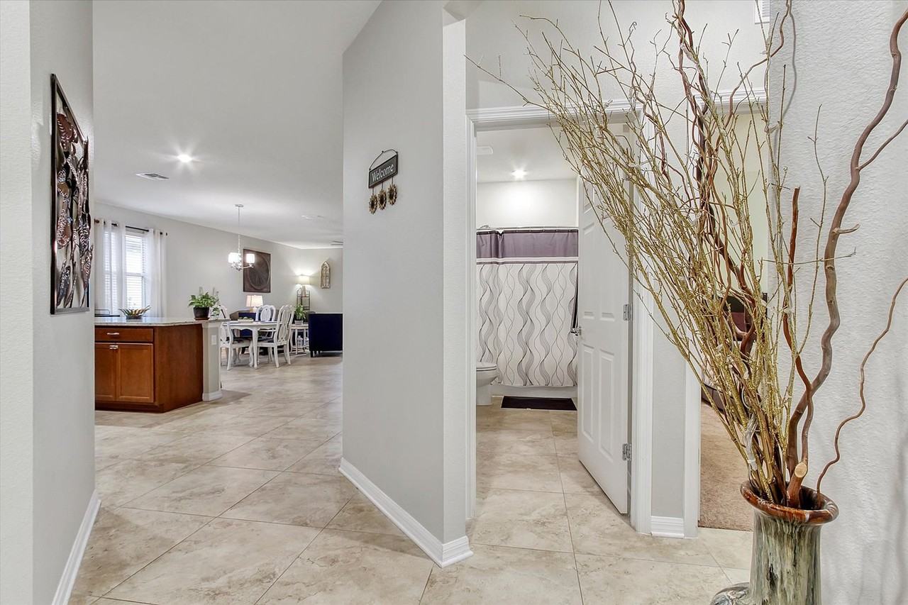 5611 Barletta Dr - Photo 5 of 40