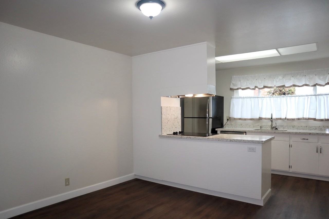 37051 Shasta St - Photo 3 of 18
