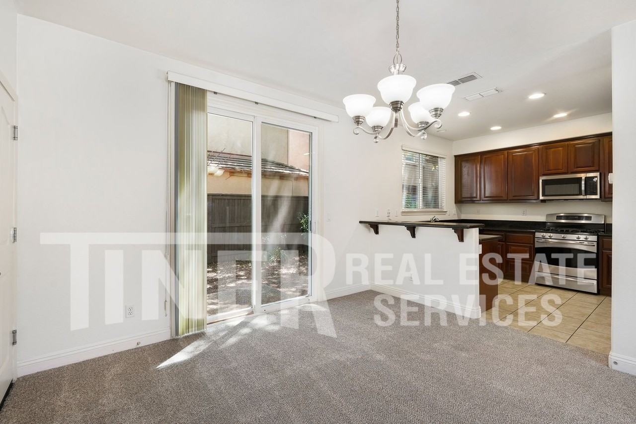 5418 Washoe St - Photo 4 of 28
