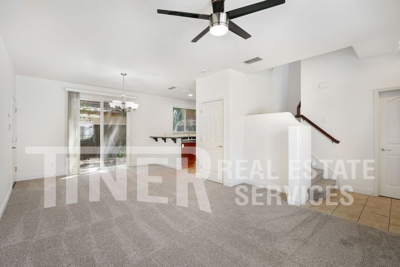 5418 Washoe St - Photo 7 of 28