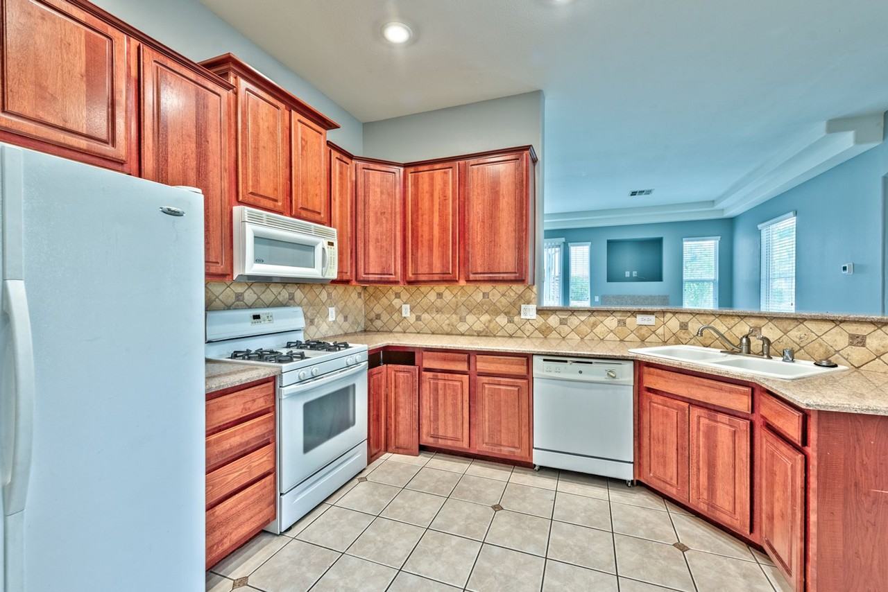 220 Lorryn Ln #2 - Photo 4 of 14