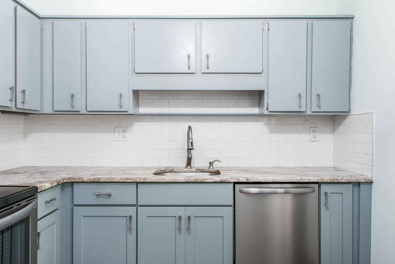 2 Tiffany Pl - Photo 6 of 16
