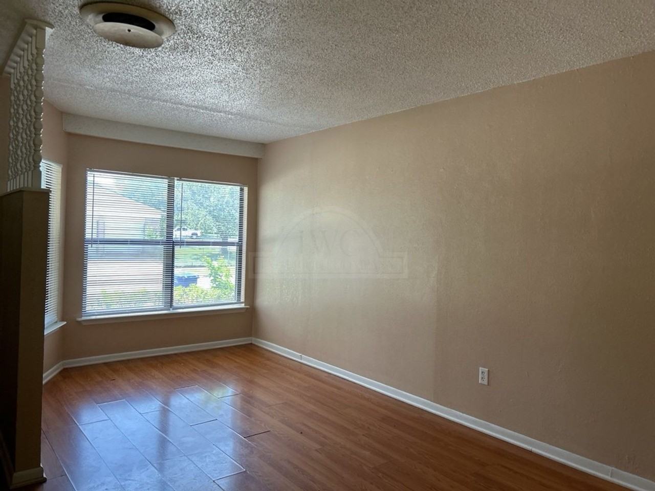 608 S 19th St - Photo 2 of 10