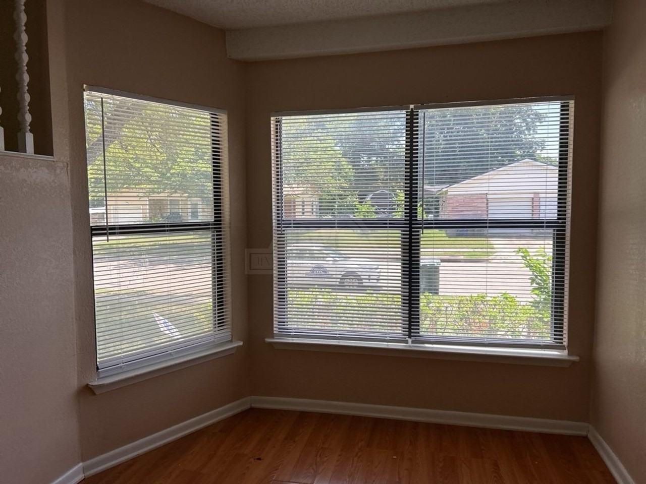 608 S 19th St - Photo 3 of 10