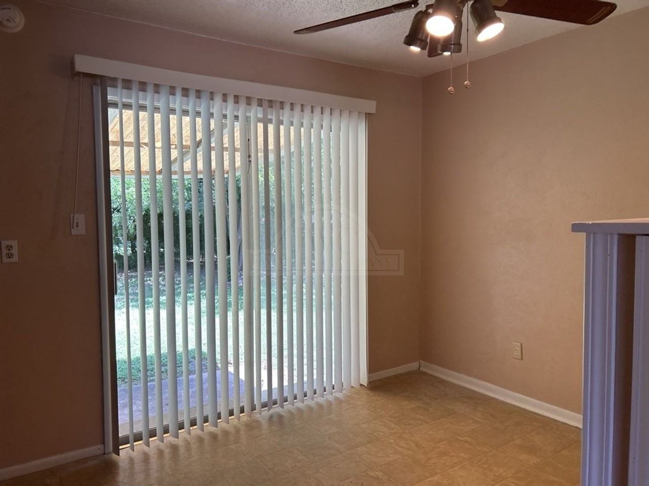 608 S 19th St - Photo 4 of 10