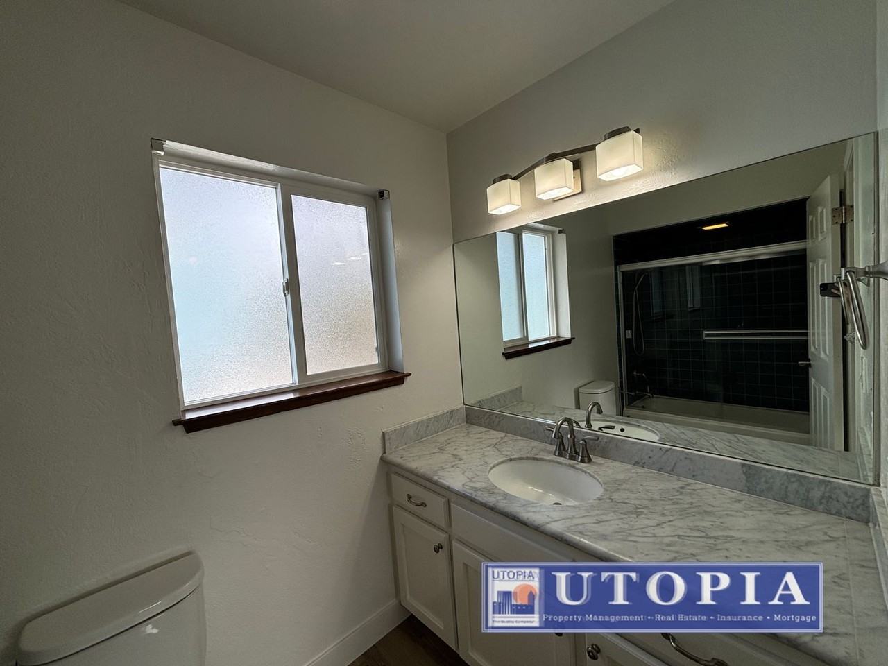 212 Treasure Island Dr - Photo 2 of 50