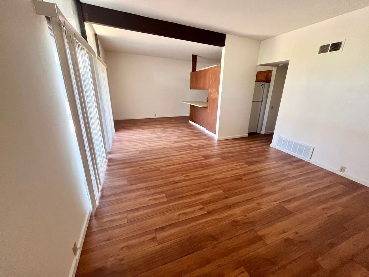 1010 Drake Dr - Photo 2 of 26