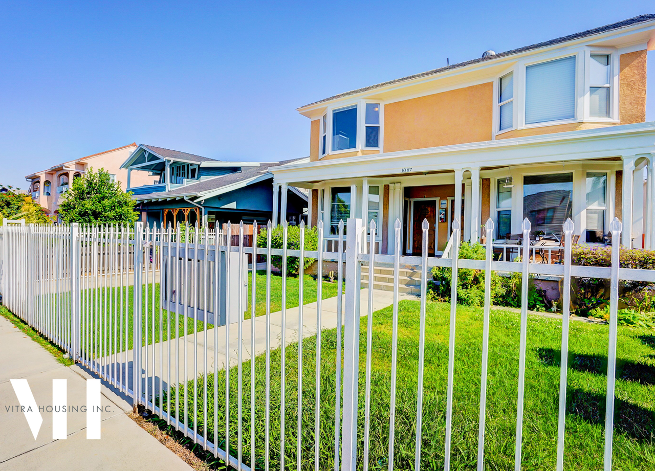 Leighton Place Apartments: Two Bedrooms near USC! - Photo 2 of 8