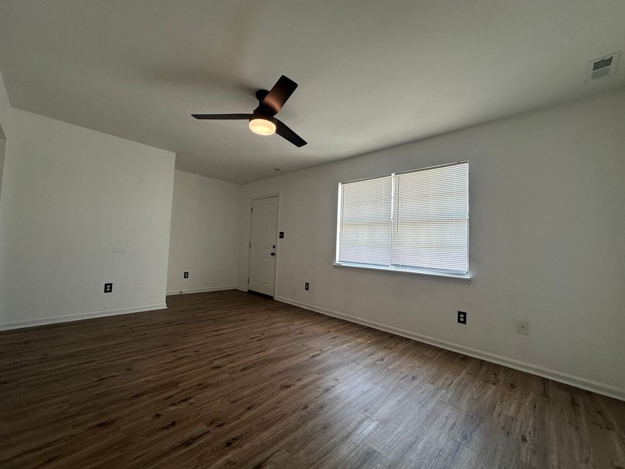 414 Myrtlewood Cir - Photo 4 of 22