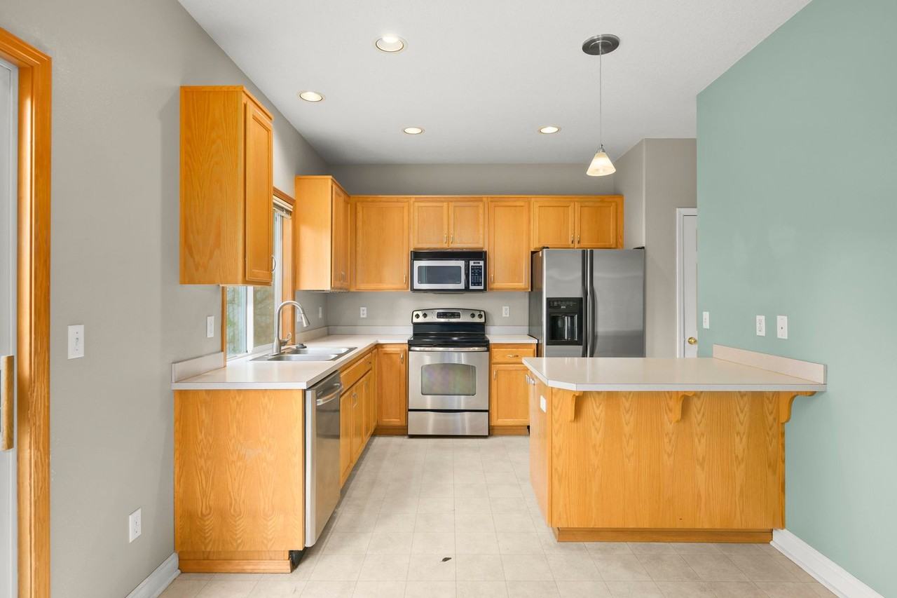 2872 Sw 176th Ave - Photo 3 of 22