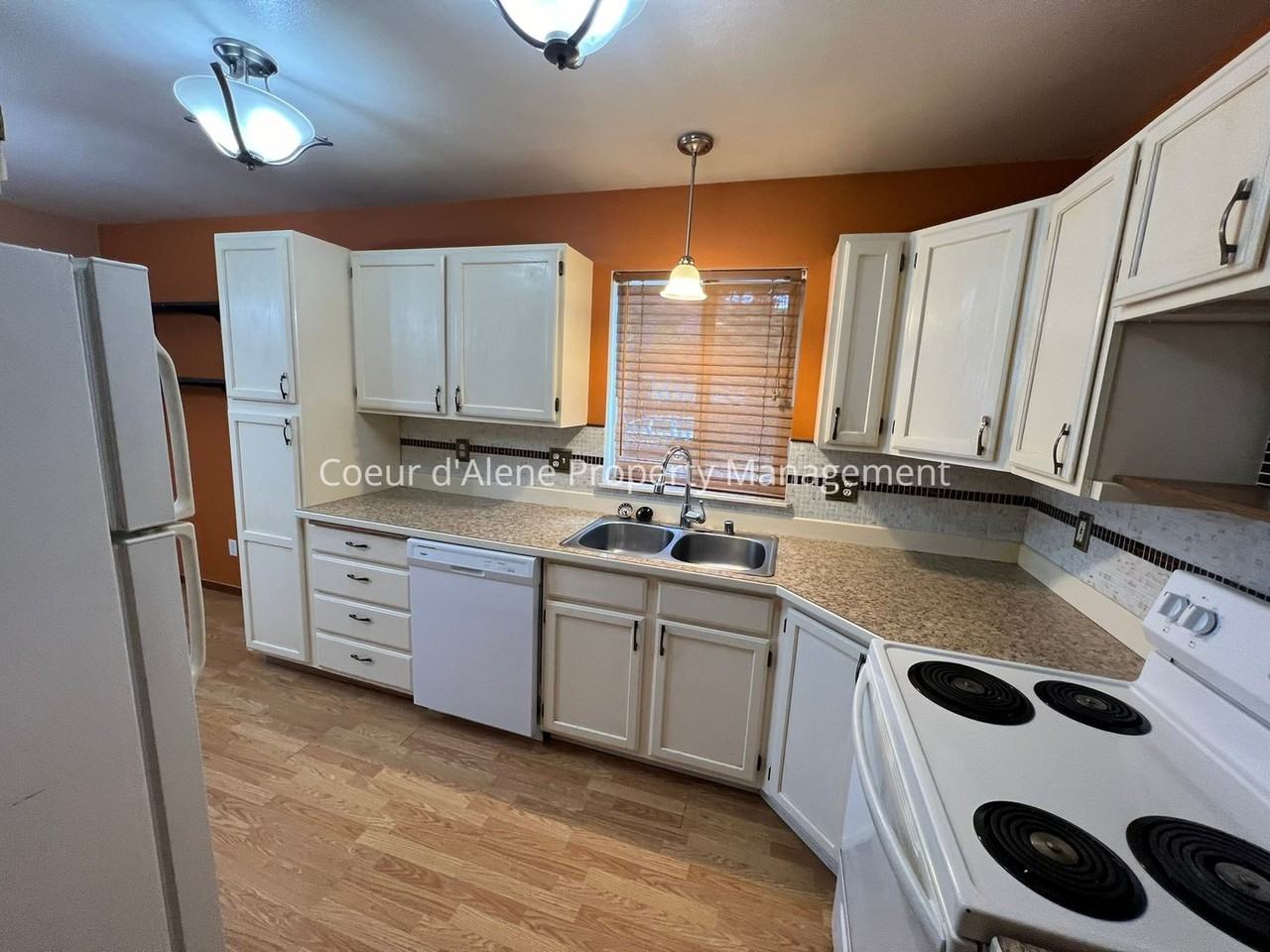 3195 N 10th St - Photo 5 of 10
