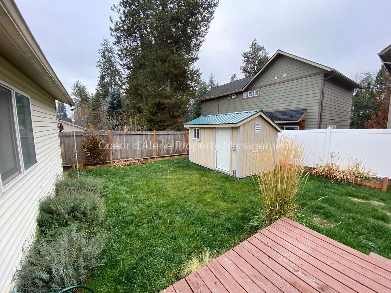 3155 N 10th St - Photo 4 of 7