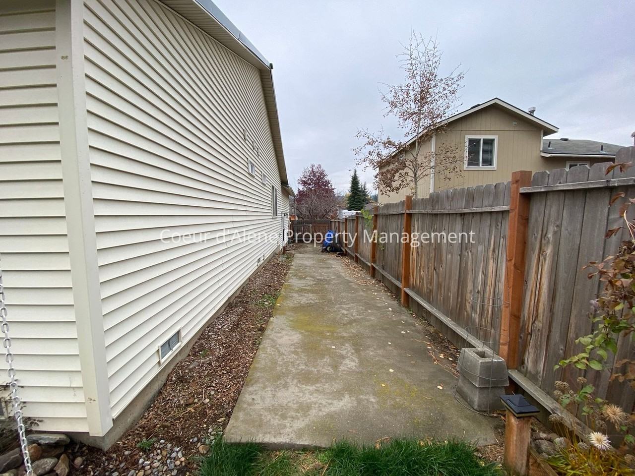 3155 N 10th St - Photo 5 of 7
