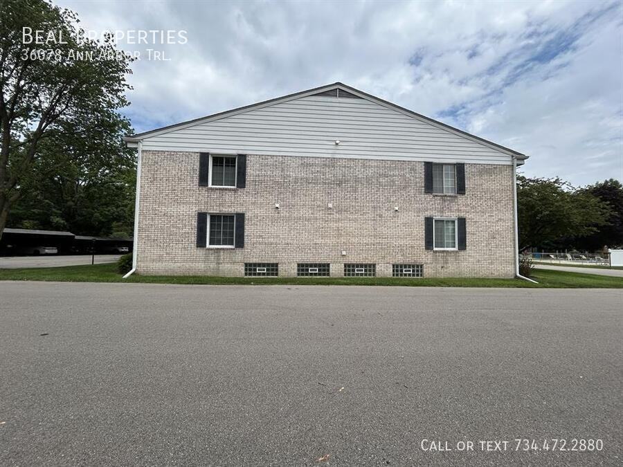 36078 Ann Arbor Trl - Photo 2 of 16