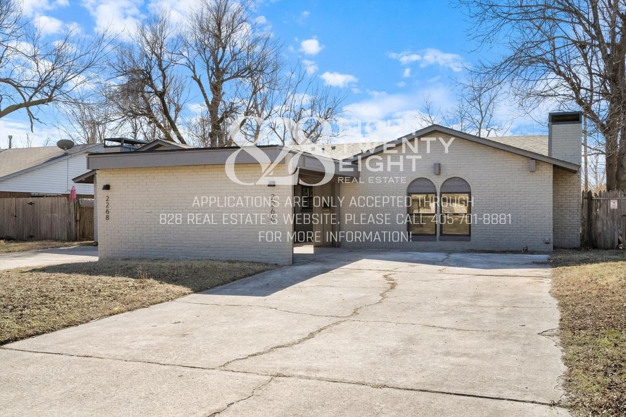 2266 Donna Dr - Photo 4 of 30