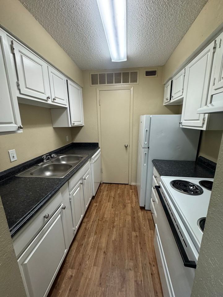 2411 E 55th Pl #62 - Photo 5 of 14