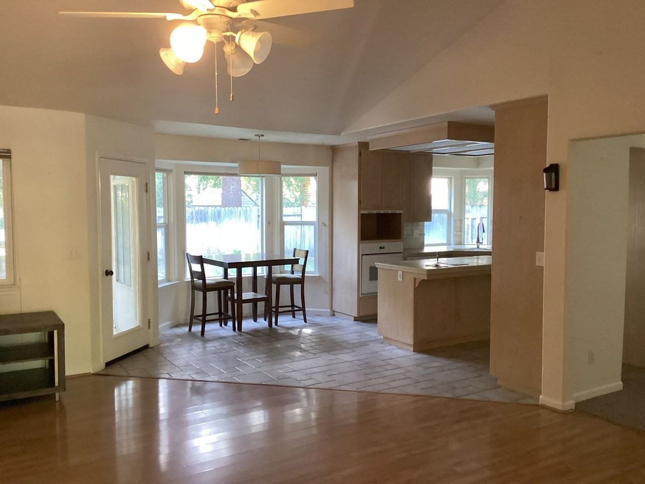 2606 Guynn Ave - Photo 2 of 11