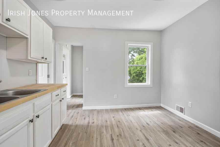 529 Winslow Ave - Photo 4 of 16