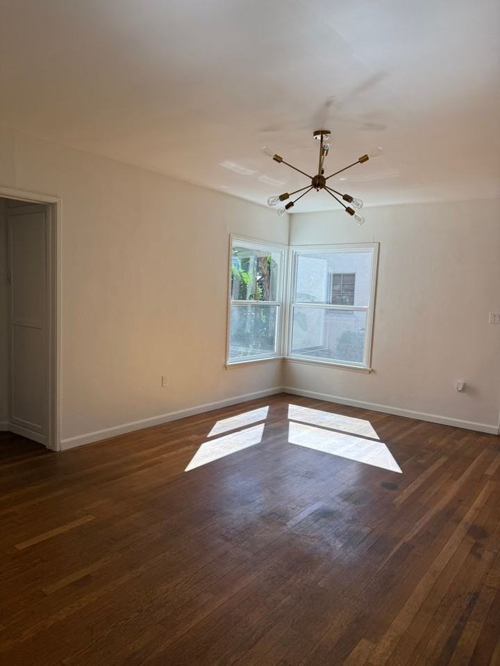 4131 W Toluca Lake Ave - Photo 4 of 17