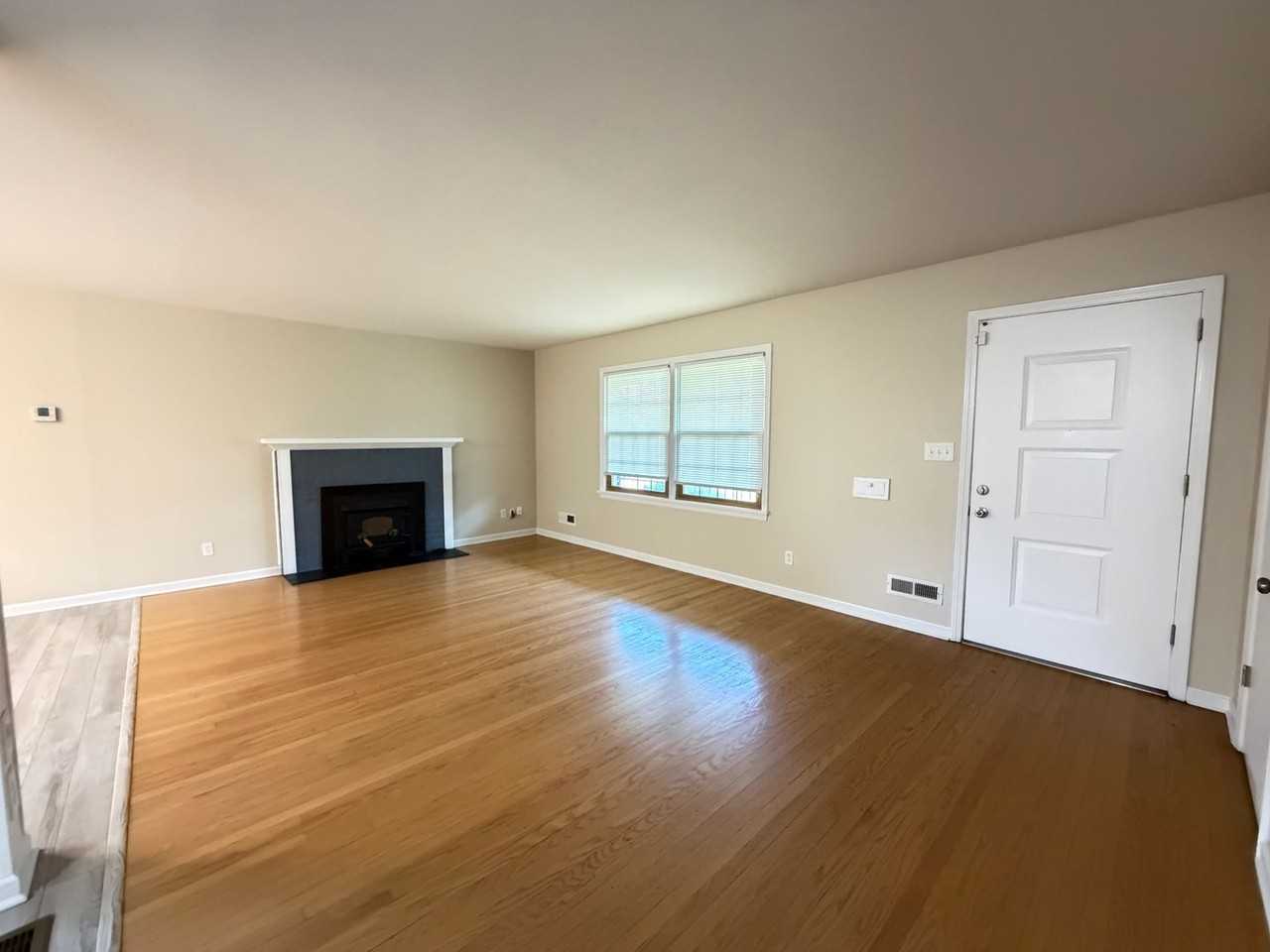 2208 Stephan Ln - Photo 2 of 33