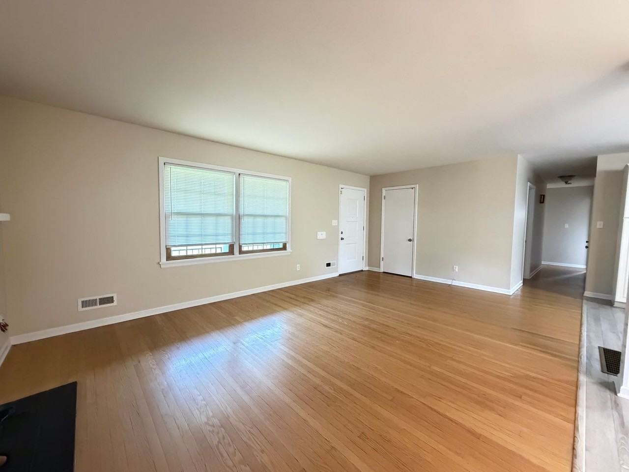 2208 Stephan Ln - Photo 3 of 33