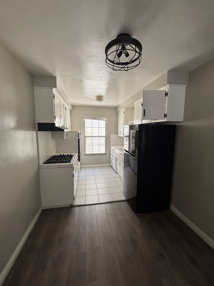 438 Cedar Ave #3 - Photo 2 of 9