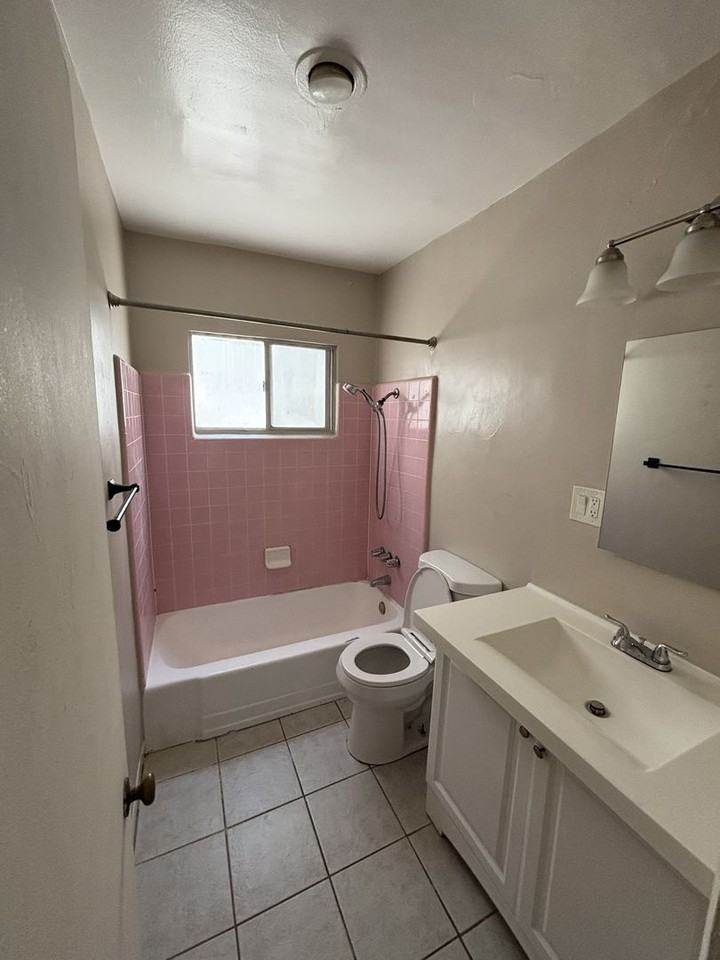 438 Cedar Ave #3 - Photo 3 of 9