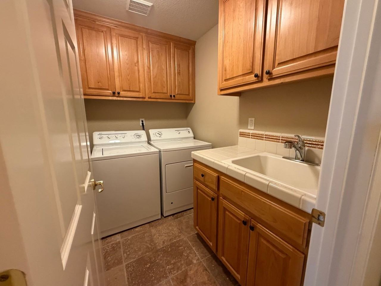 1014 Gamay Dr - Photo 6 of 50
