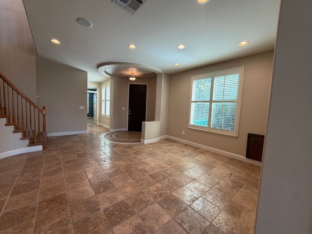 1014 Gamay Dr - Photo 5 of 49