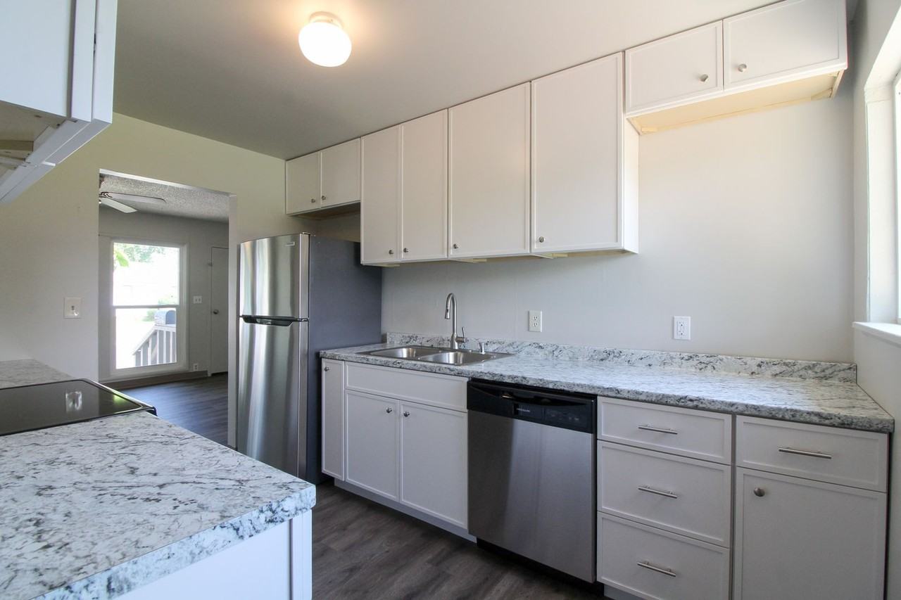 1907 Hood Ave - Photo 3 of 18