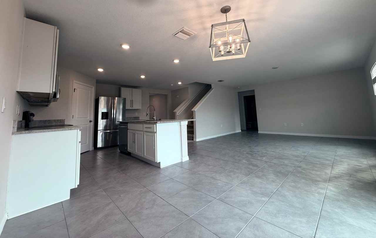 16769 Parker River St - Photo 5 of 25