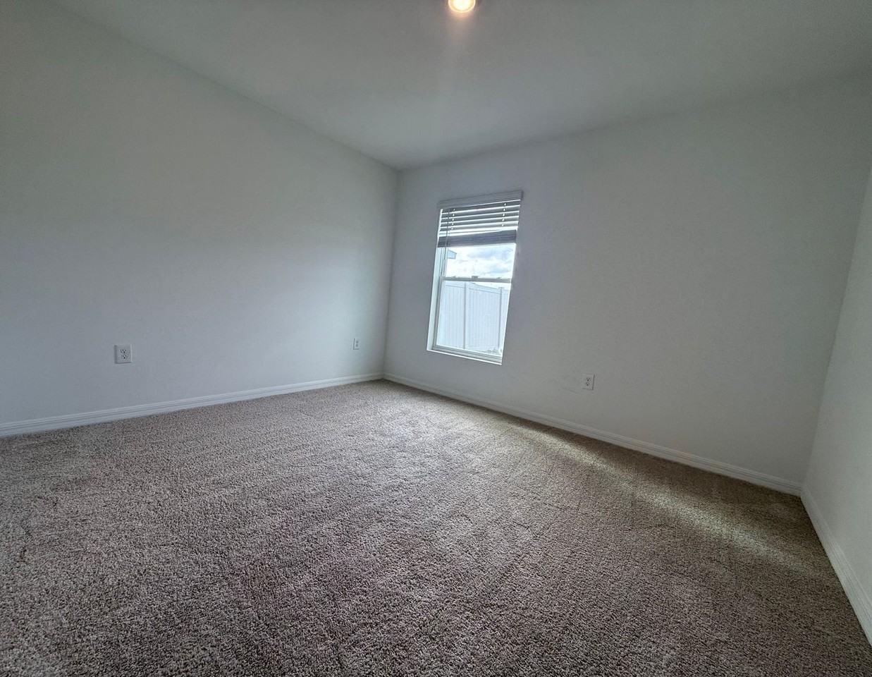 16769 Parker River St - Photo 7 of 25