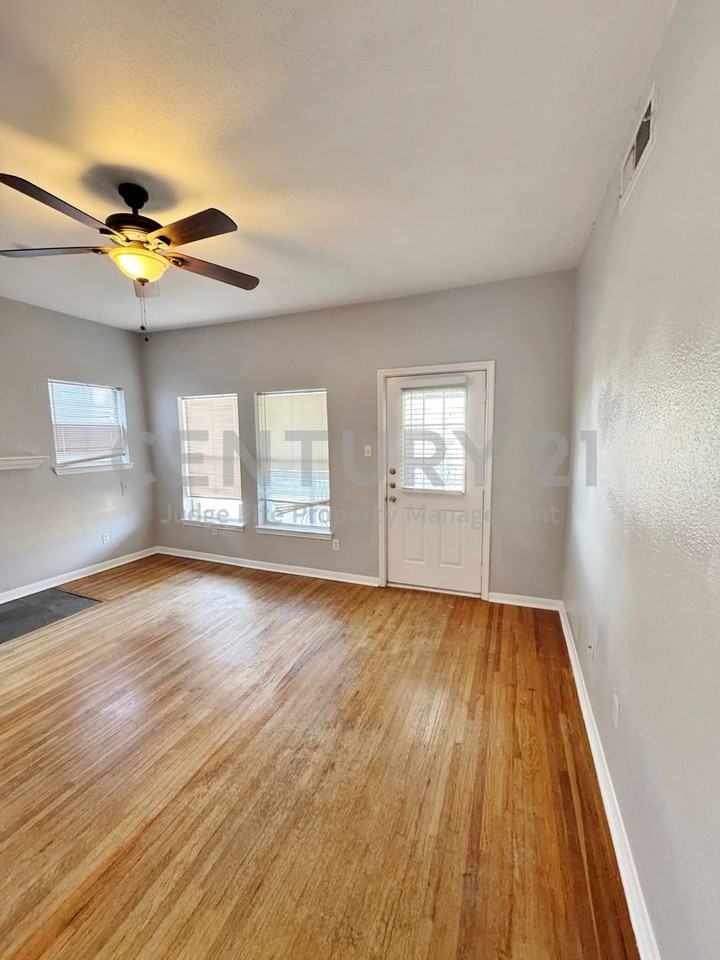 5720 1/2 Vickery Blvd - Photo 2 of 12