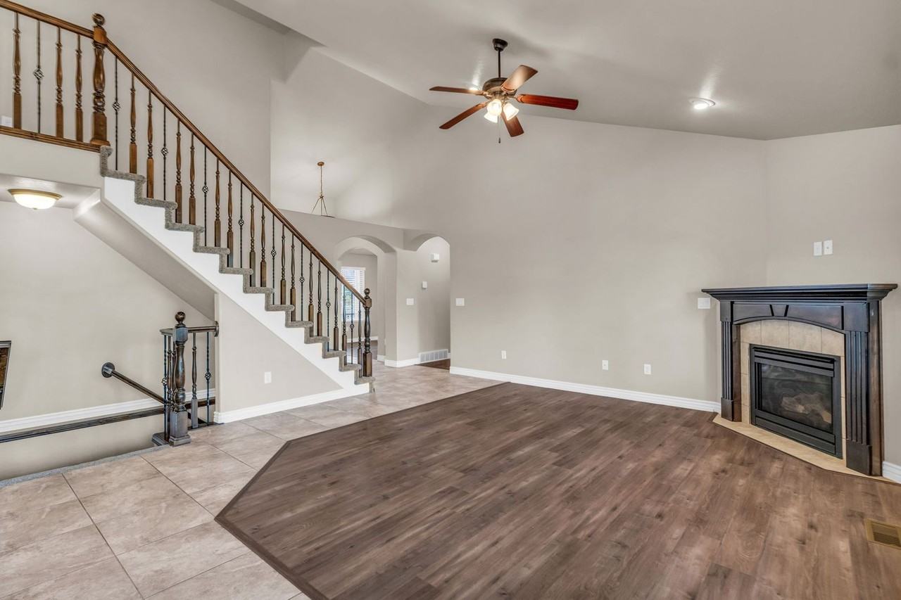 1377 S 4300 W - Photo 4 of 49