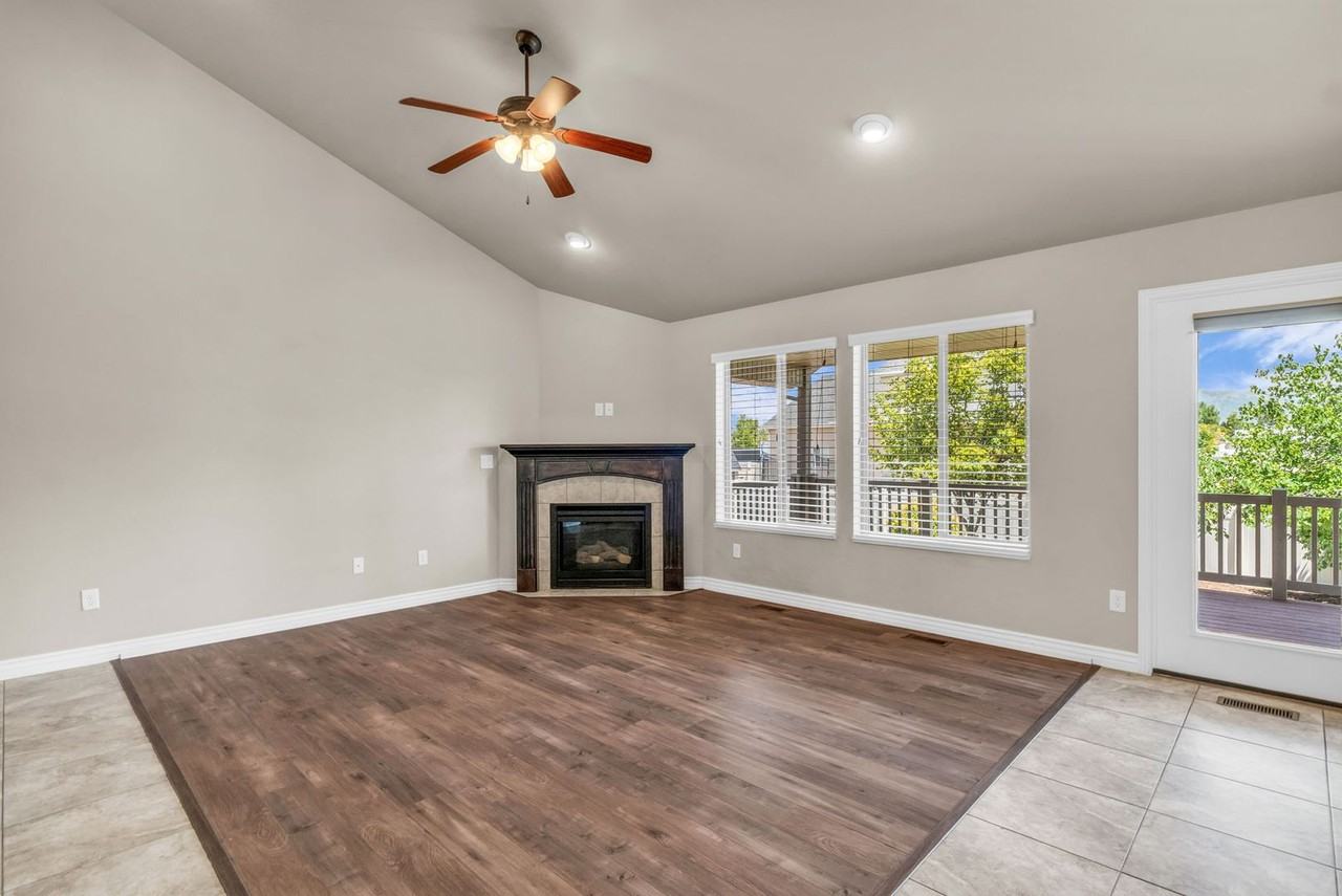 1377 S 4300 W - Photo 5 of 49