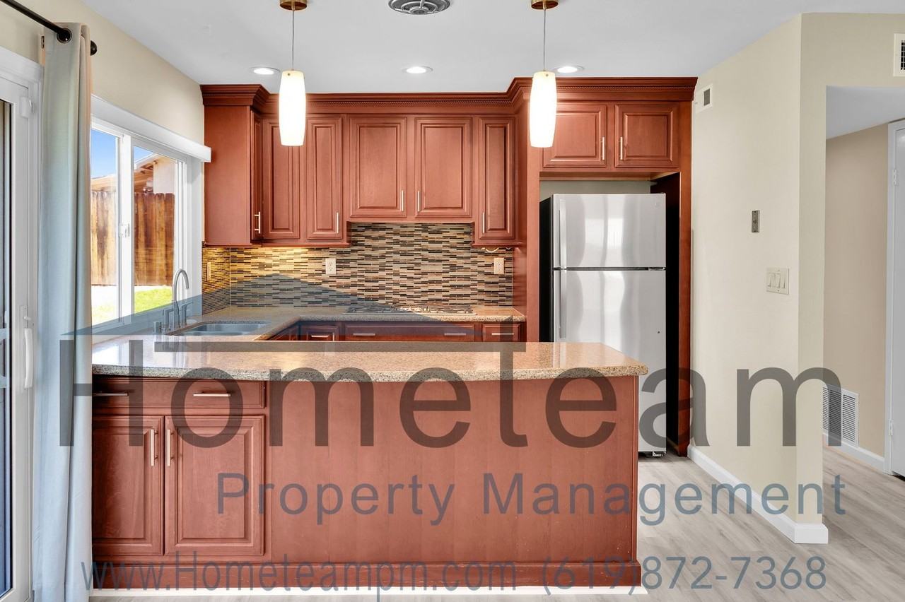 5954 Flipper Dr - Photo 3 of 17