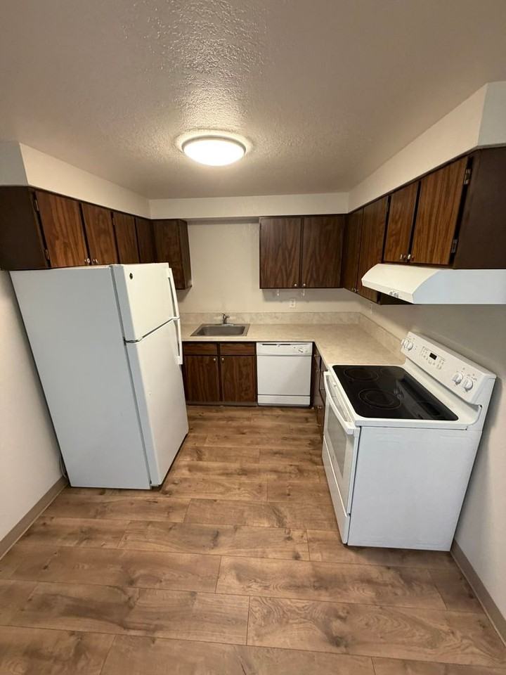 3998 Linn Ave Se - Photo 4 of 27