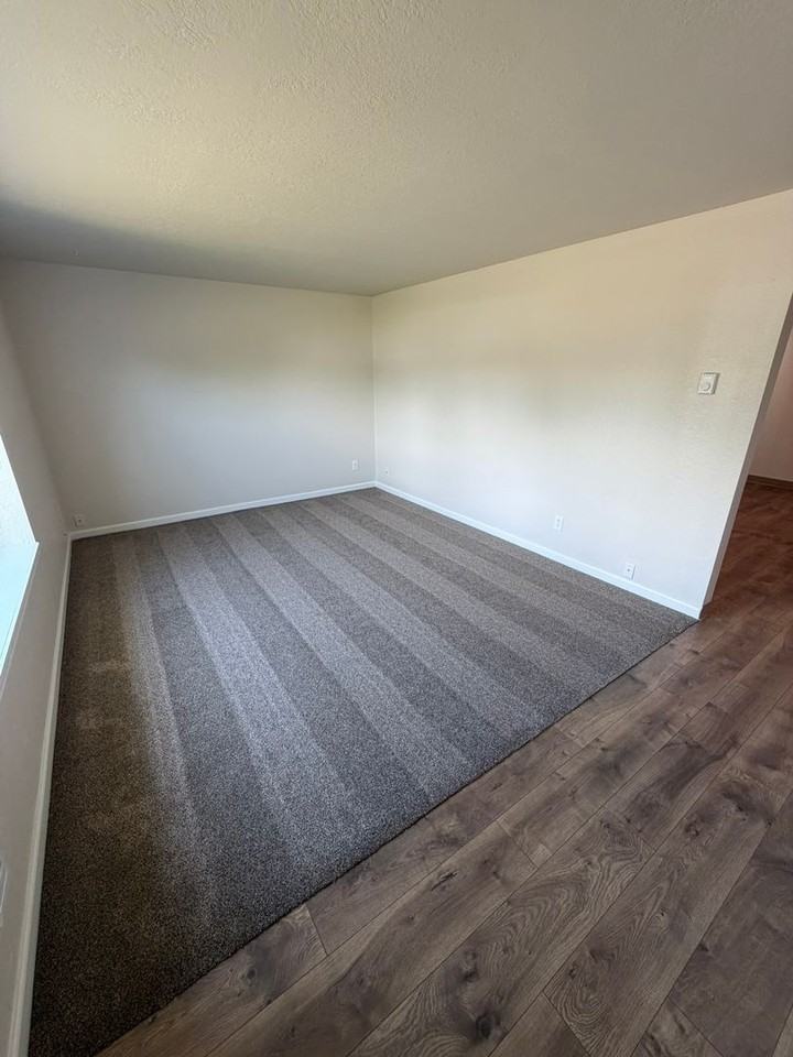 3998 Linn Ave Se - Photo 5 of 27