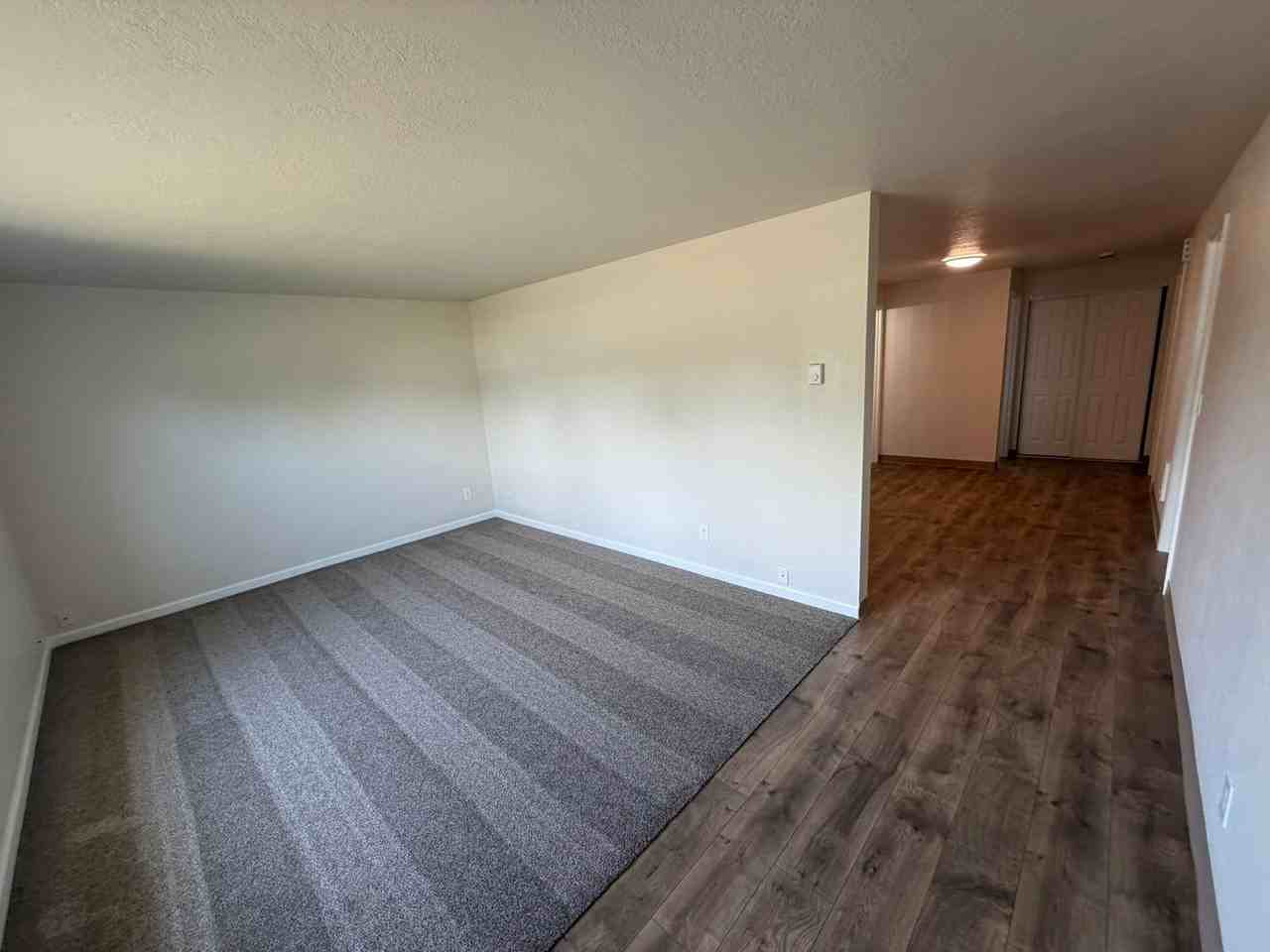 3998 Linn Ave Se - Photo 6 of 27