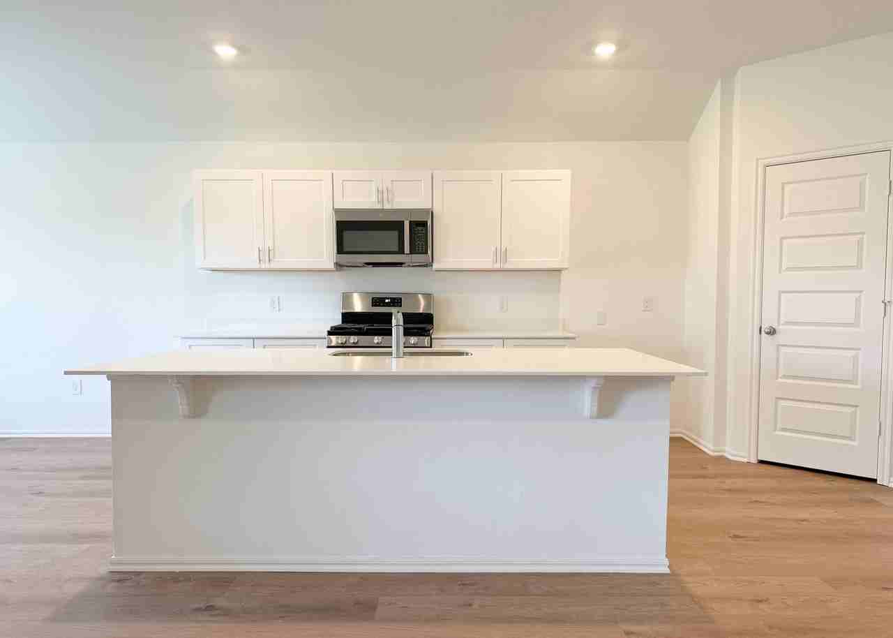 16309 Harvester Dr - Photo 7 of 28